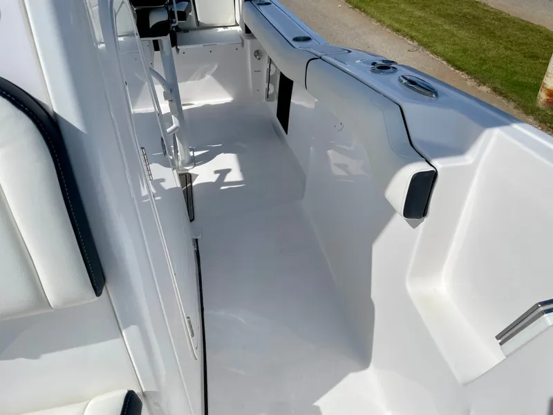 Slide: The Image of Tidewater 232 LXF 2026 - 16