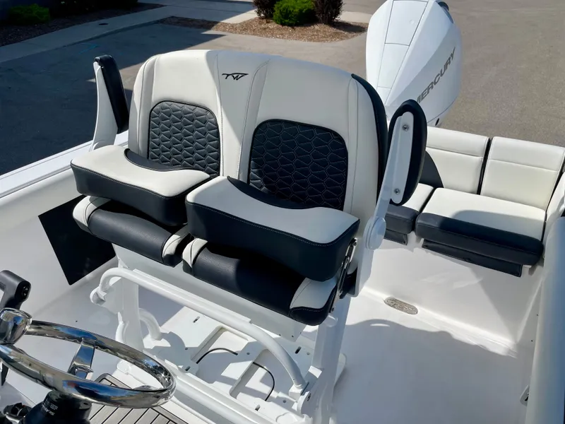 Slide: The Image of Tidewater 232 LXF 2026 - 22