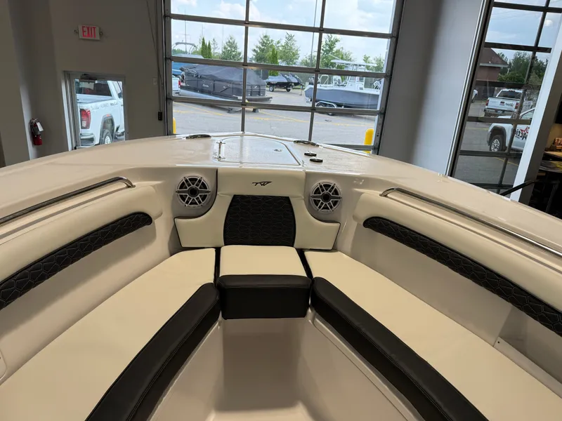 Slide: The Image of Tidewater 232 LXF 2026 - 10