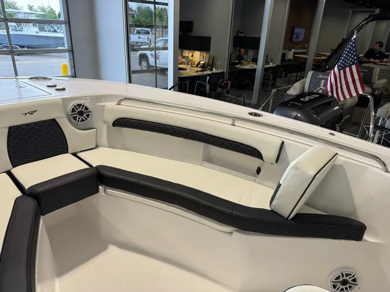 Slide: The Image of Tidewater 232 LXF 2026 - 11