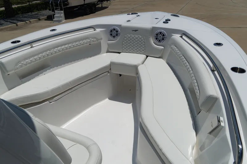 Slide: The Image of Tidewater 232 LXF 2026 - 15