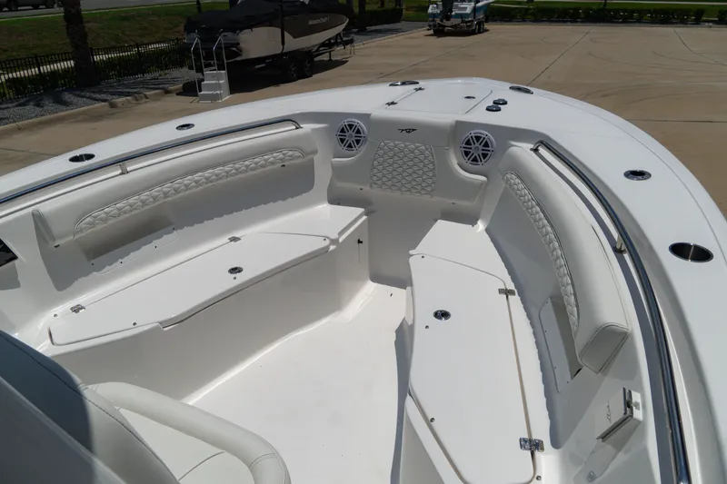 Slide: The Image of Tidewater 232 LXF 2026 - 22