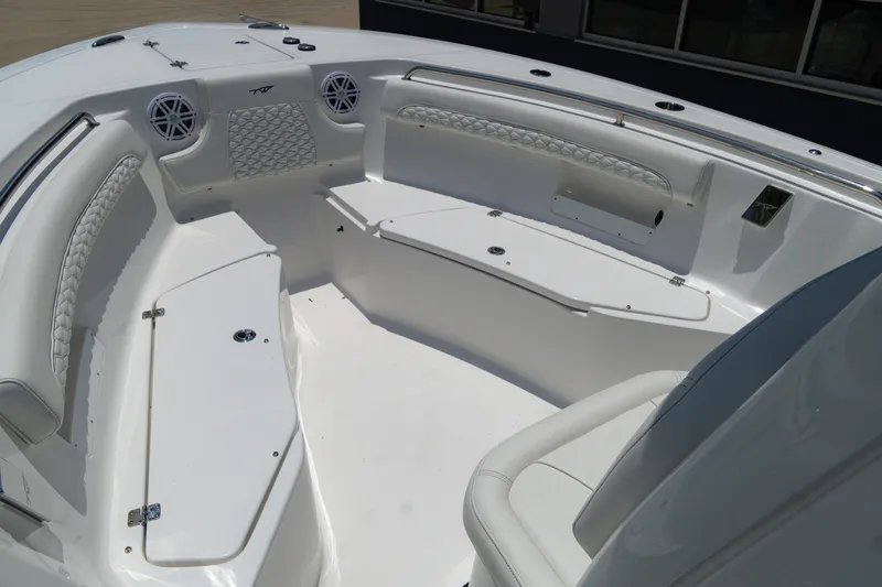 Slide: The Image of Tidewater 232 LXF 2026 - 23