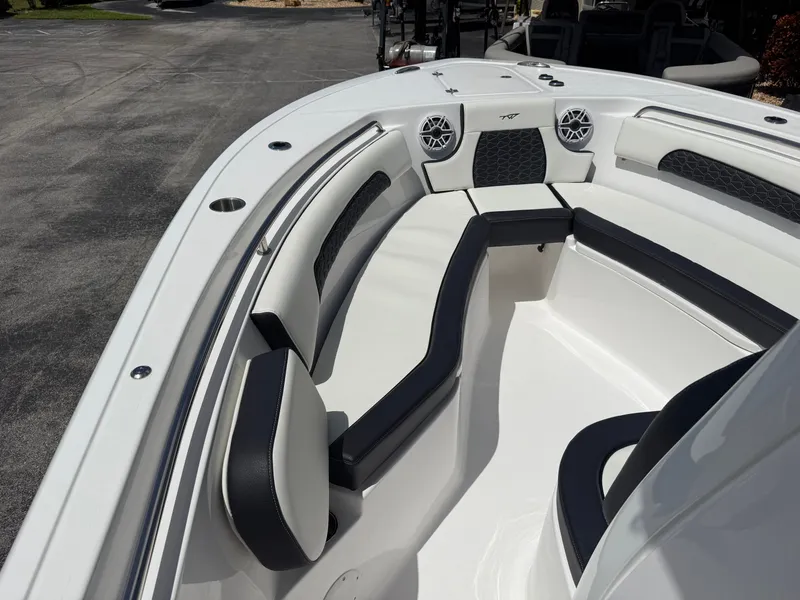 Slide: The Image of Tidewater 232 SS 2026 - 15