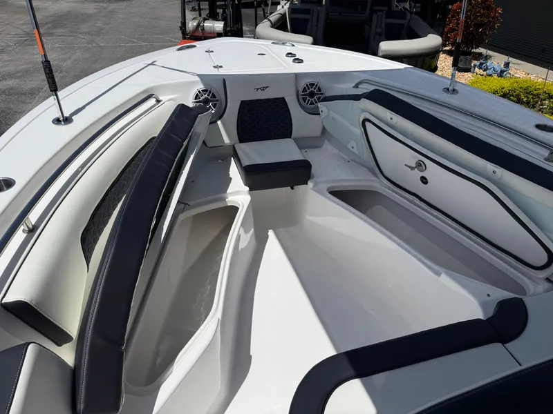 Slide: The Image of Tidewater 232 SS 2026 - 16