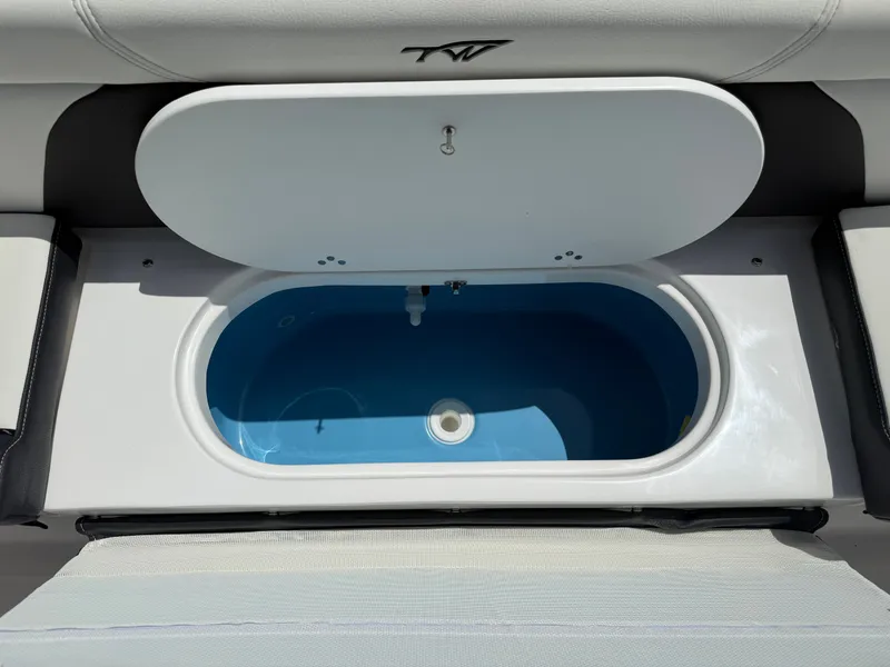 Slide: The Image of Tidewater 232 SS 2026 - 19