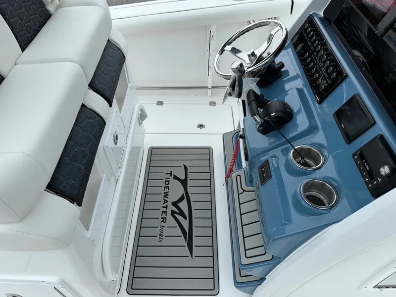 Slide: The Image of Tidewater 272 CC Adventure 2026 - 13