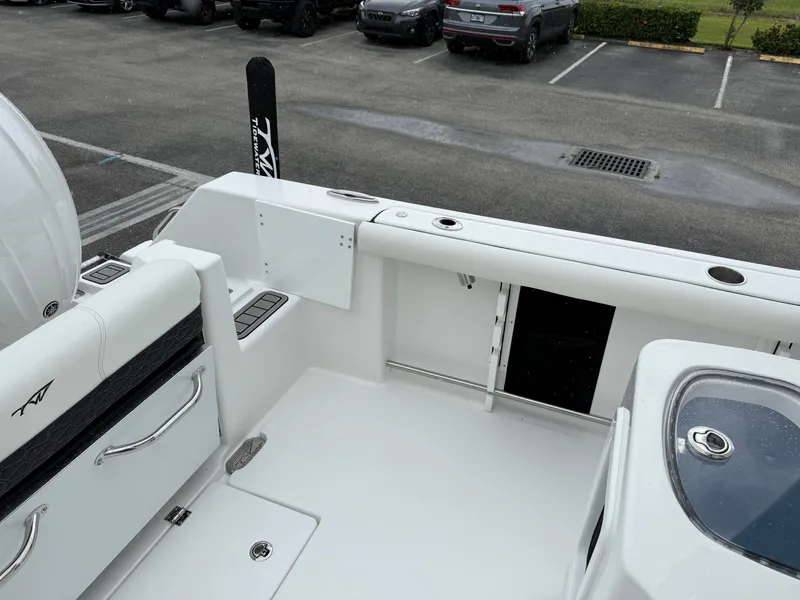 Slide: The Image of Tidewater 272 CC Adventure 2026 - 18