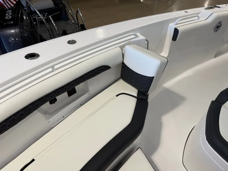 Slide: The Image of Tidewater 272 LXF 2026 - 18