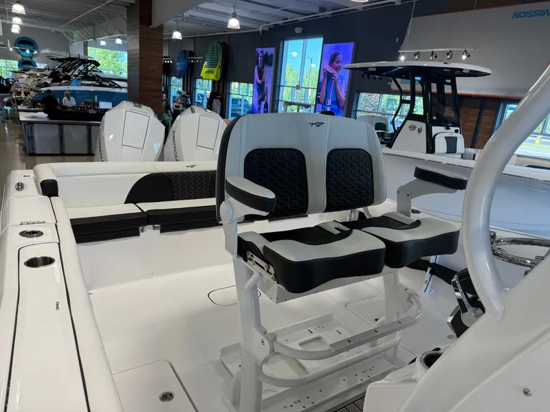 Slide: The Image of Tidewater 272 LXF 2026 - 20