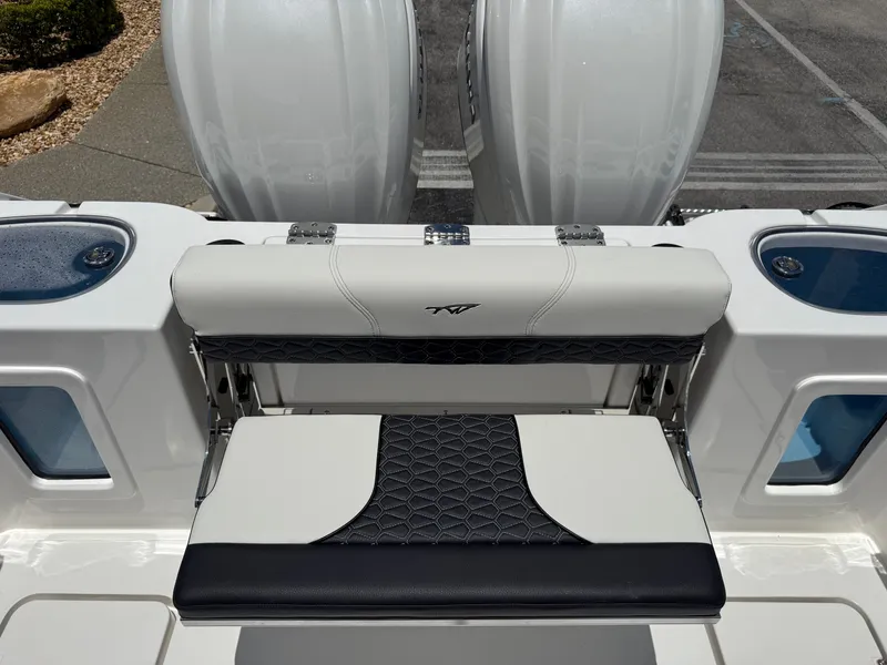 Slide: The Image of Tidewater 282 CC Adventure 2026 - 12