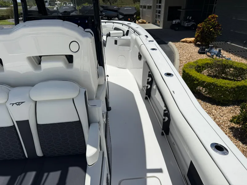 Slide: The Image of Tidewater 282 CC Adventure 2026 - 13