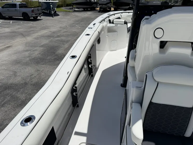 Slide: The Image of Tidewater 282 CC Adventure 2026 - 14