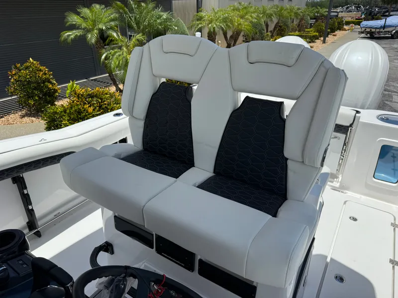 Slide: The Image of Tidewater 282 CC Adventure 2026 - 19