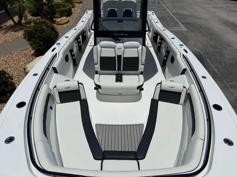 Slide: The Image of Tidewater 282 CC Adventure 2026 - 21