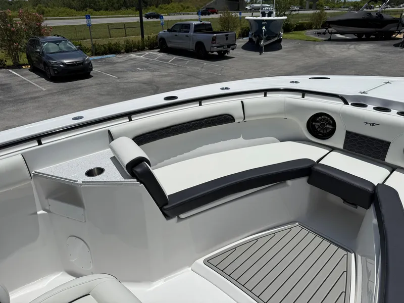 Slide: The Image of Tidewater 282 CC Adventure 2026 - 22