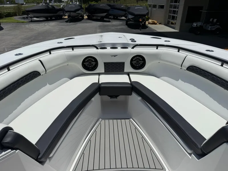 Slide: The Image of Tidewater 282 CC Adventure 2026 - 24