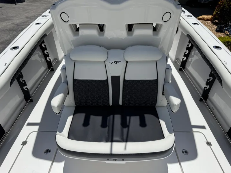 Slide: The Image of Tidewater 282 CC Adventure 2026 - 8