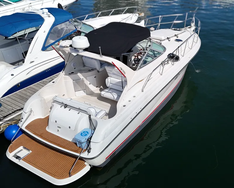 The Image of Crownline Boats 330 1999 - 0