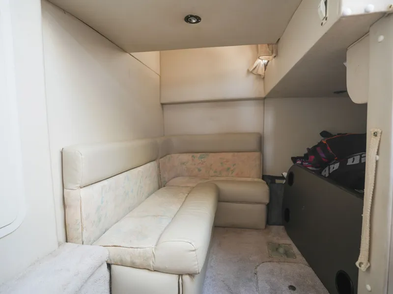 Slide: The Image of Crownline Boats 330 1999 - 16