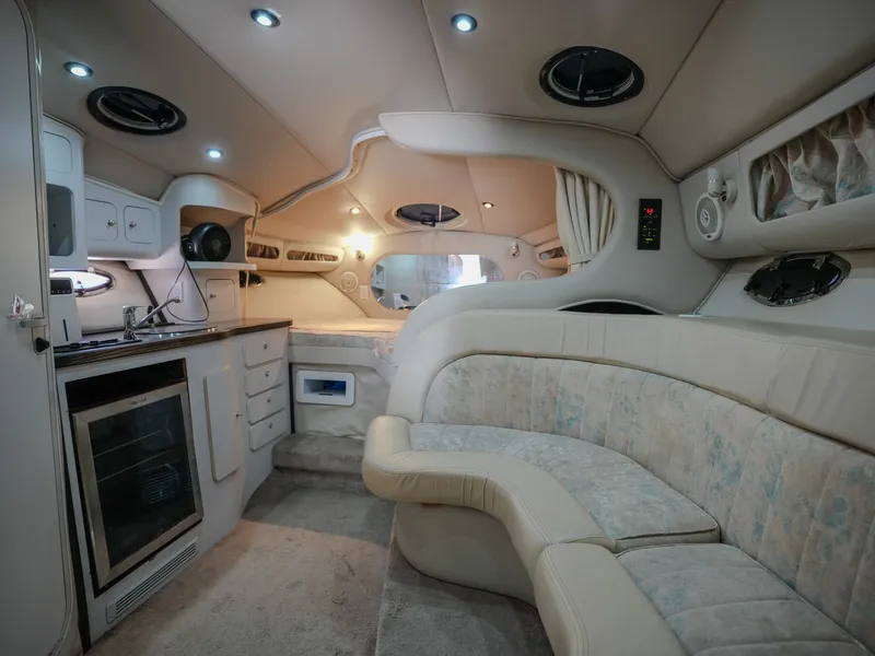 Slide: The Image of Crownline Boats 330 1999 - 17