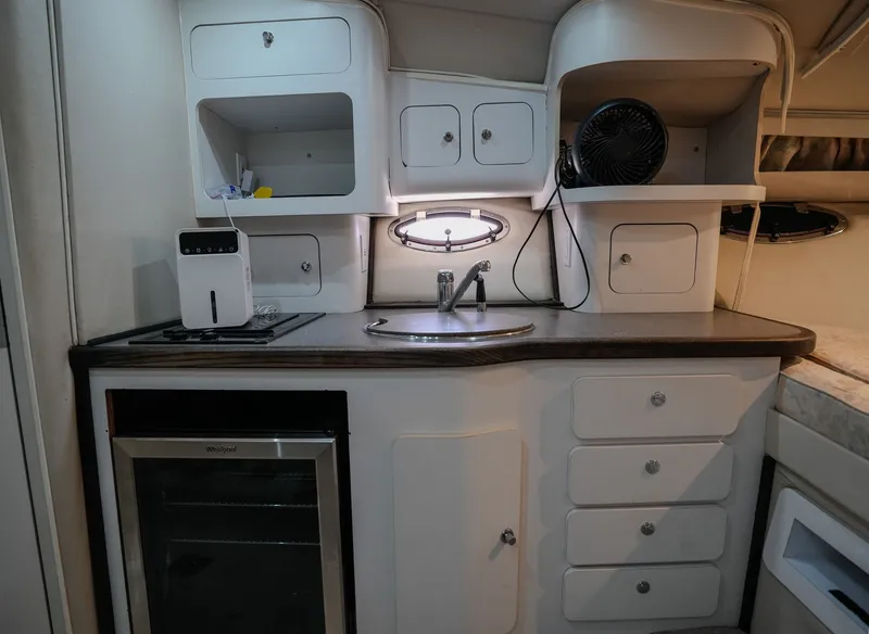 Slide: The Image of Crownline Boats 330 1999 - 18