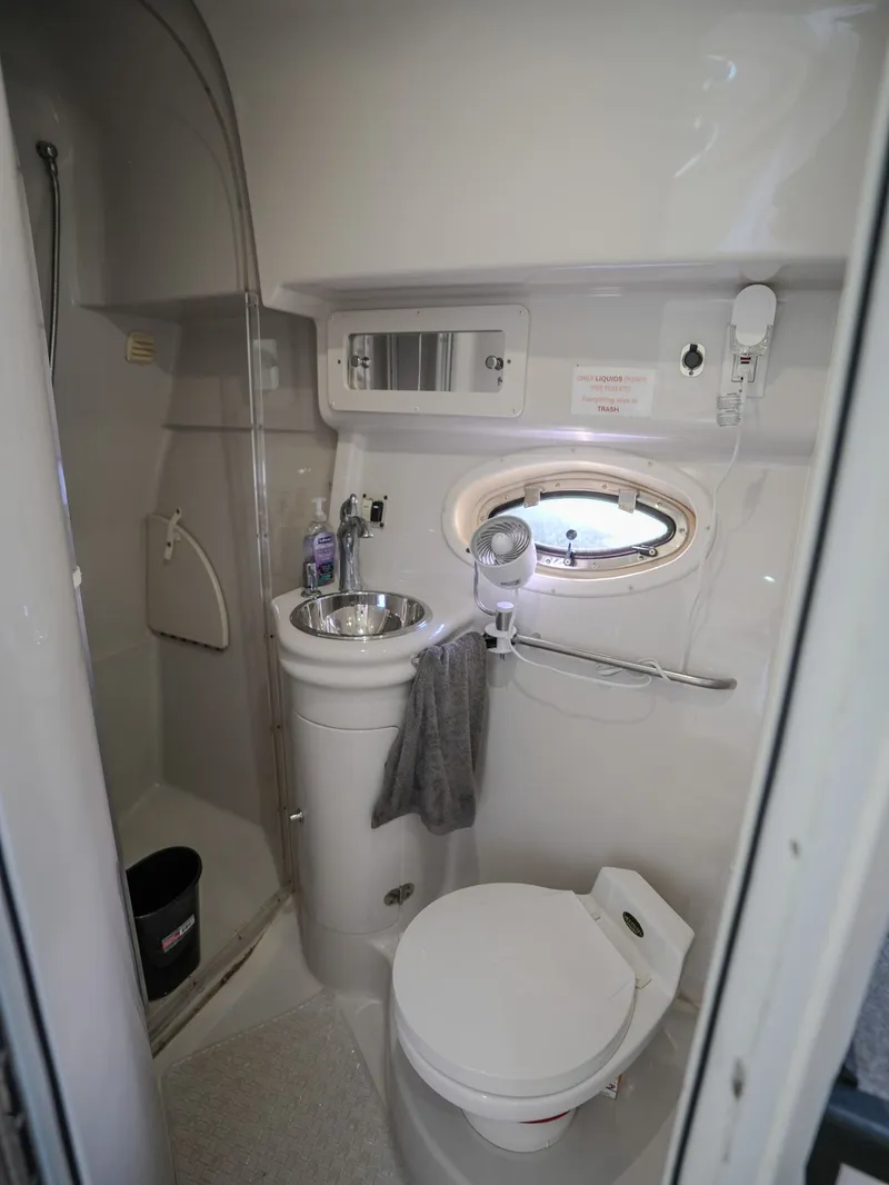 Slide: The Image of Crownline Boats 330 1999 - 20