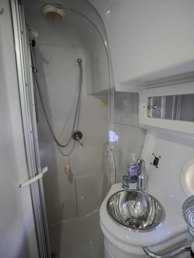 Slide: The Image of Crownline Boats 330 1999 - 21