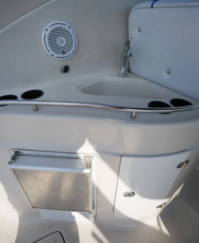 Slide: The Image of Crownline Boats 330 1999 - 9