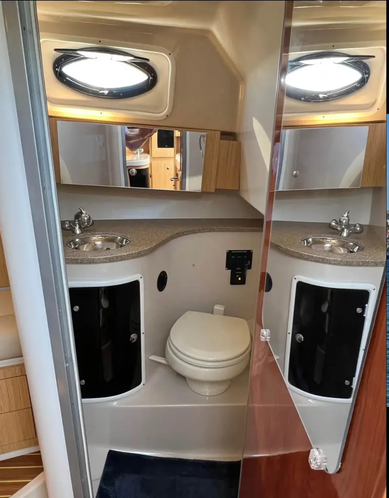 Slide: The Image of Wellcraft 290 Coastal 2018 - 50