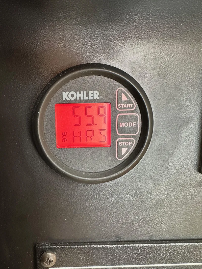 Slide: The Image of Wellcraft 290 Coastal 2018 - 51