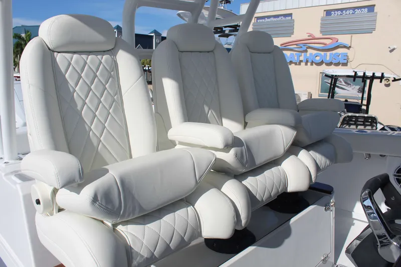 Slide: The Image of Everglades 395 Center Console 2026 - 11