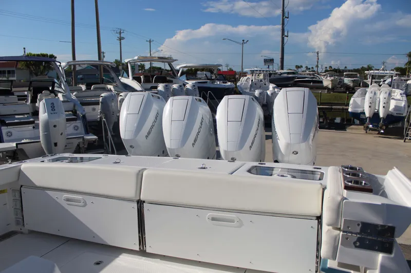 Slide: The Image of Everglades 395 Center Console 2026 - 17