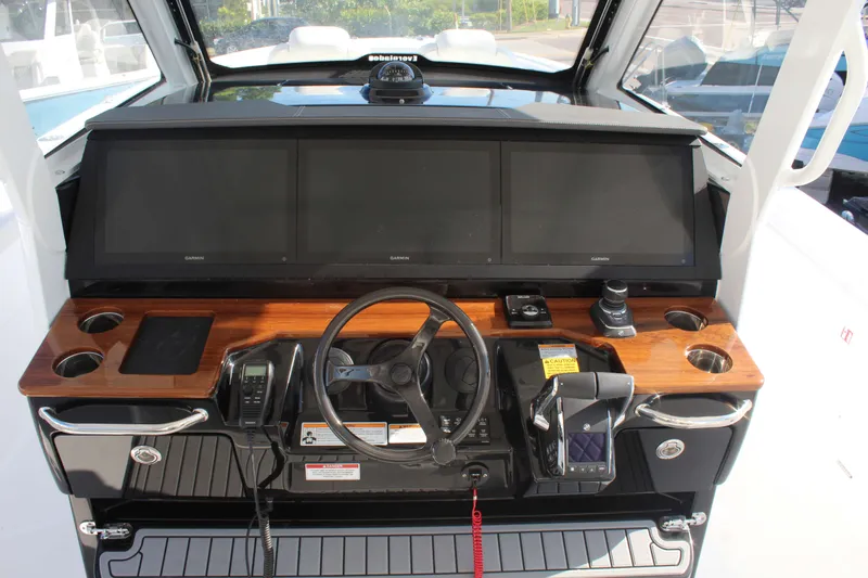 Slide: The Image of Everglades 395 Center Console 2026 - 21