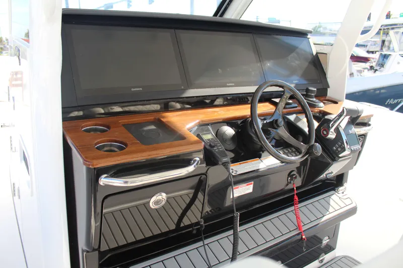 Slide: The Image of Everglades 395 Center Console 2026 - 22