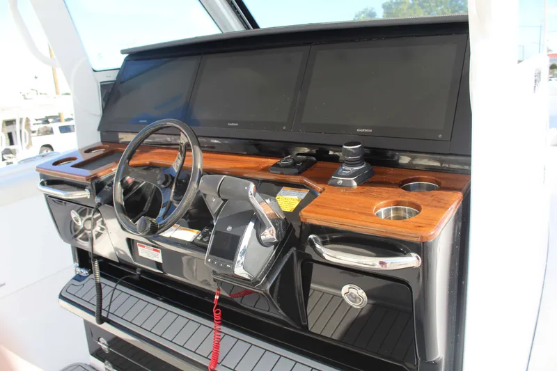 Slide: The Image of Everglades 395 Center Console 2026 - 23