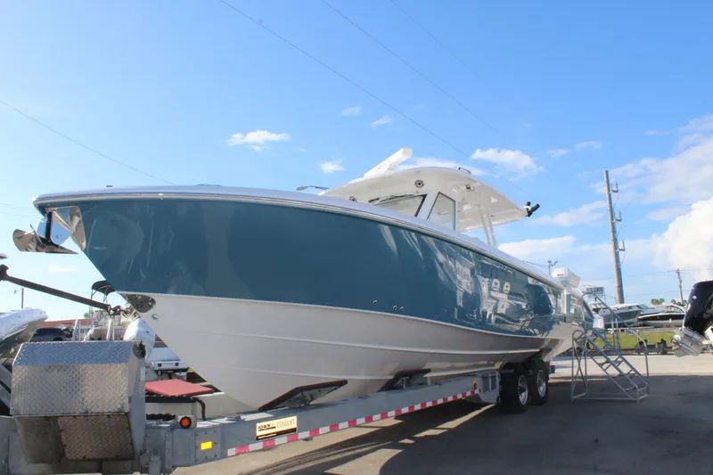 Slide: The Image of Everglades 395 Center Console 2026 - 4