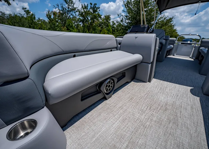 Slide: The Image of Tahoe SLT 23' Quad Lounge 2025 - 10