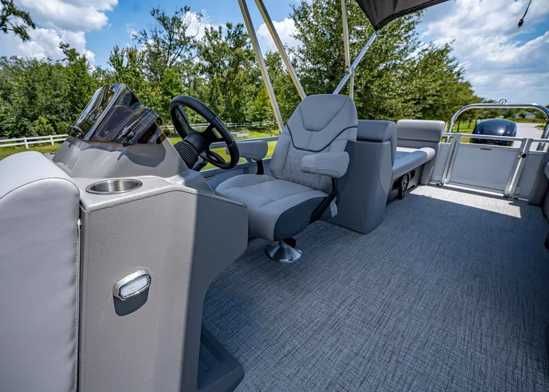 Slide: The Image of Tahoe SLT 23' Quad Lounge 2025 - 12