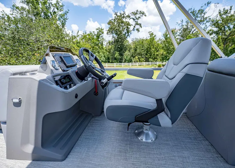 Slide: The Image of Tahoe SLT 23' Quad Lounge 2025 - 13
