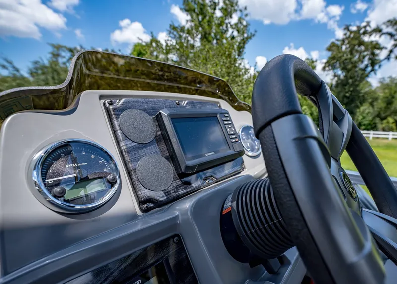 Slide: The Image of Tahoe SLT 23' Quad Lounge 2025 - 17