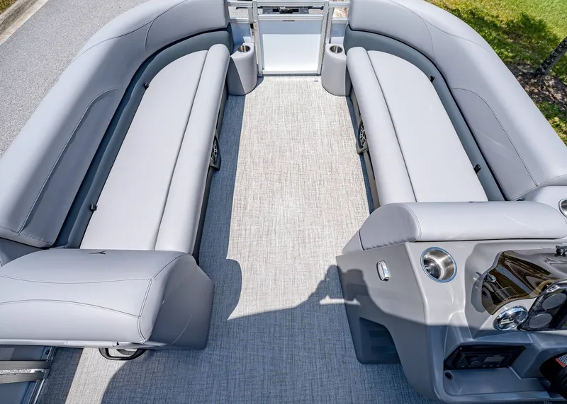 Slide: The Image of Tahoe SLT 23' Quad Lounge 2025 - 18