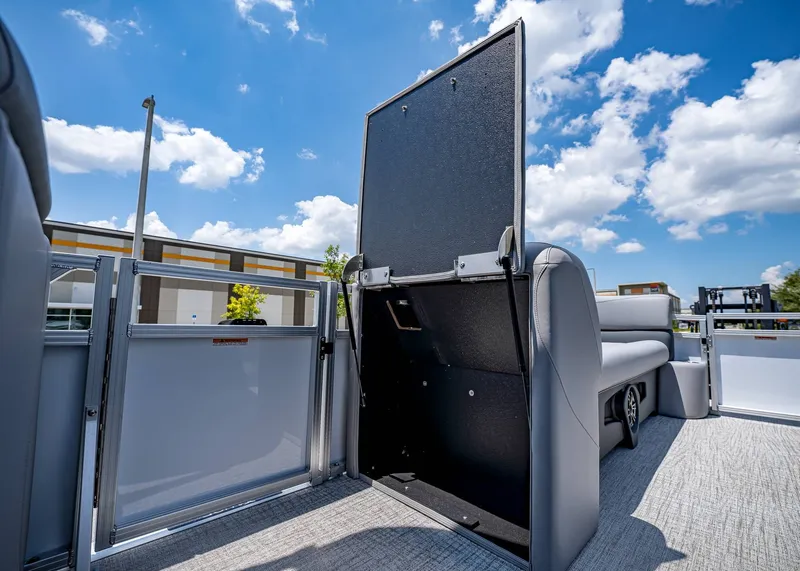 Slide: The Image of Tahoe SLT 23' Quad Lounge 2025 - 20