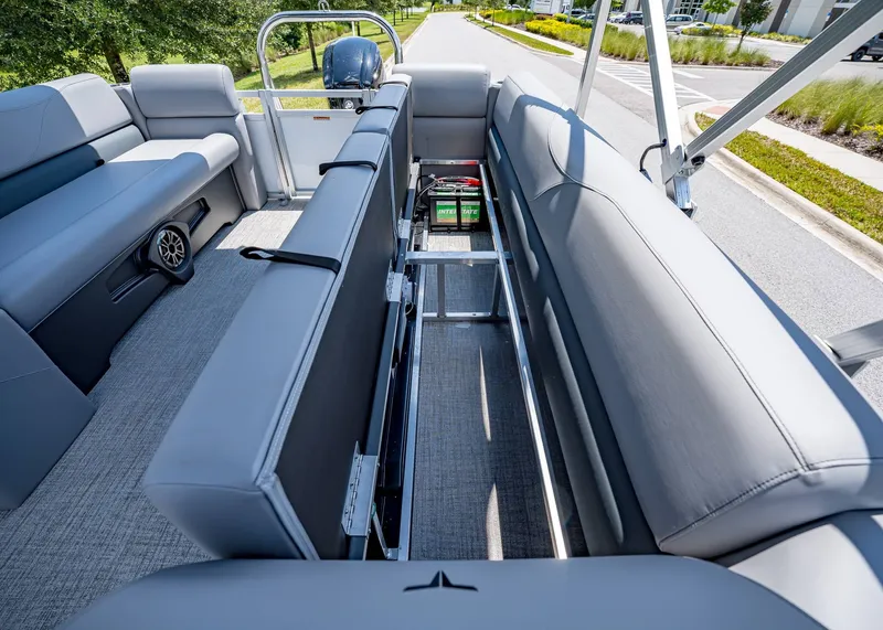 Slide: The Image of Tahoe SLT 23' Quad Lounge 2025 - 24