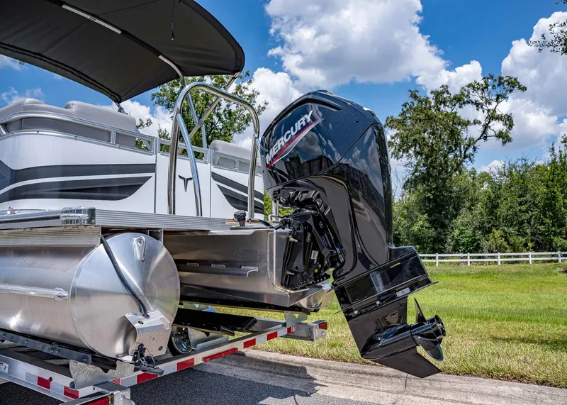 Slide: The Image of Tahoe SLT 23' Quad Lounge 2025 - 4