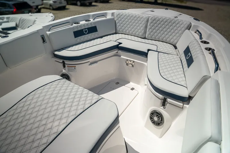 Slide: The Image of Sea Fox 268 Commander 2026 - 11