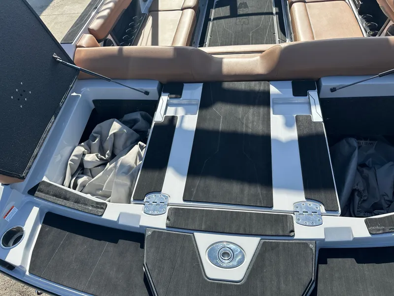 Slide: The Image of Axis Wake Research T250 2024 - 14