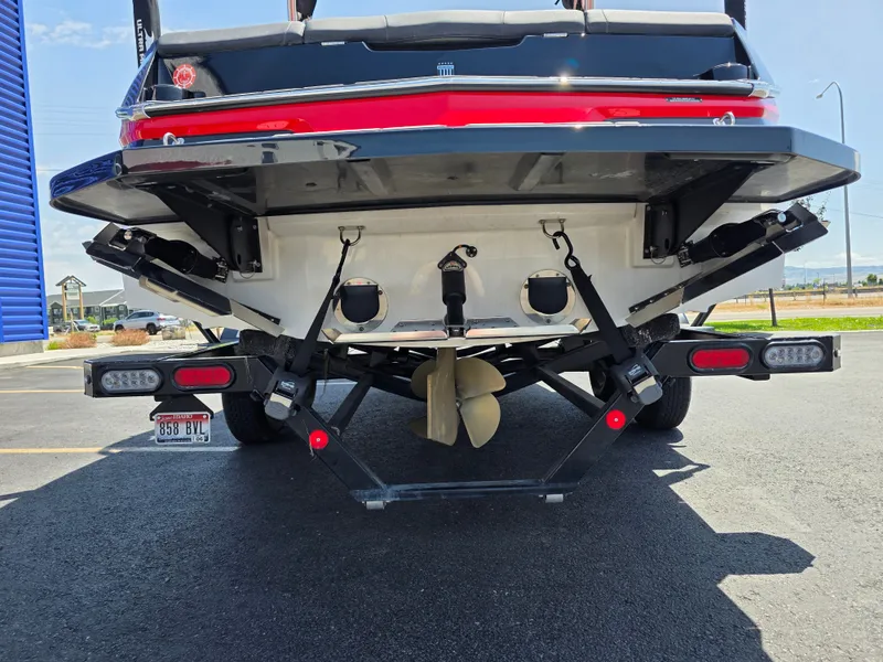 Slide: The Image of MasterCraft NXT24 2021 - 10