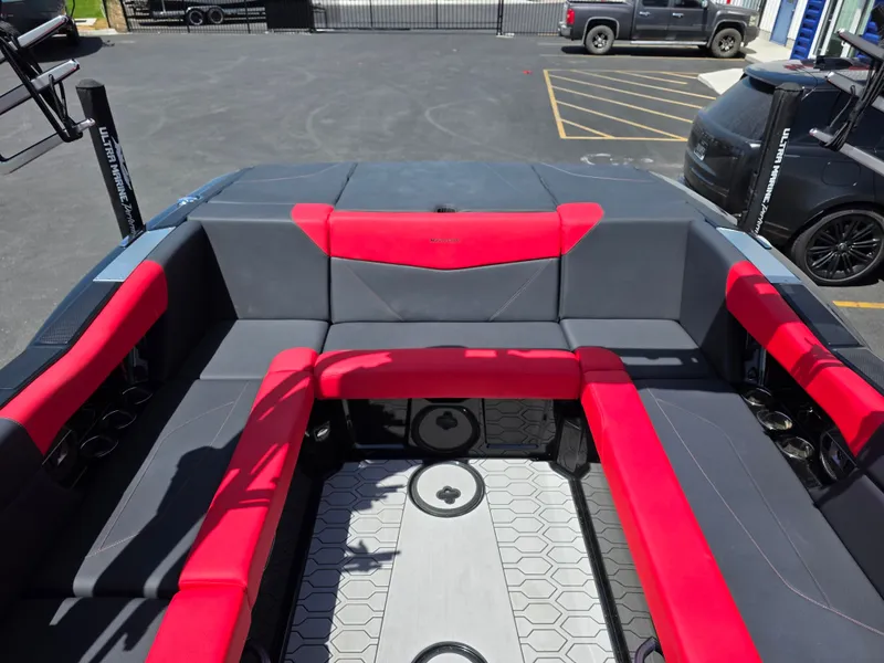 Slide: The Image of MasterCraft NXT24 2021 - 13