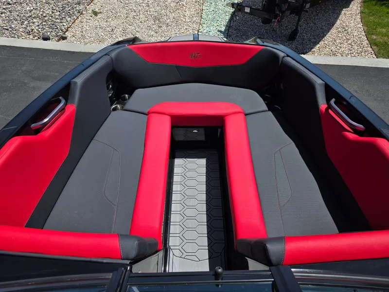 Slide: The Image of MasterCraft NXT24 2021 - 17